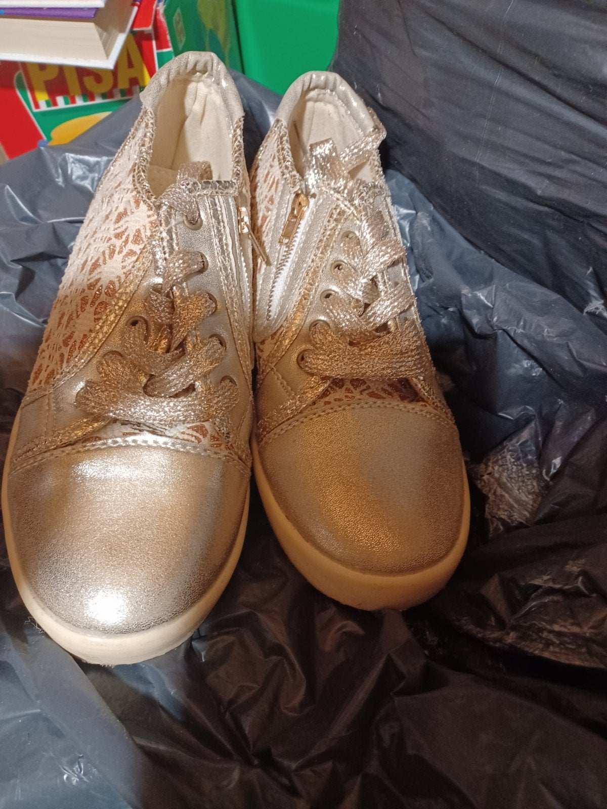 Gouden sneakers voor meiden, maat 34 - Zo goed als nieuw!, Ophalen of Verzenden