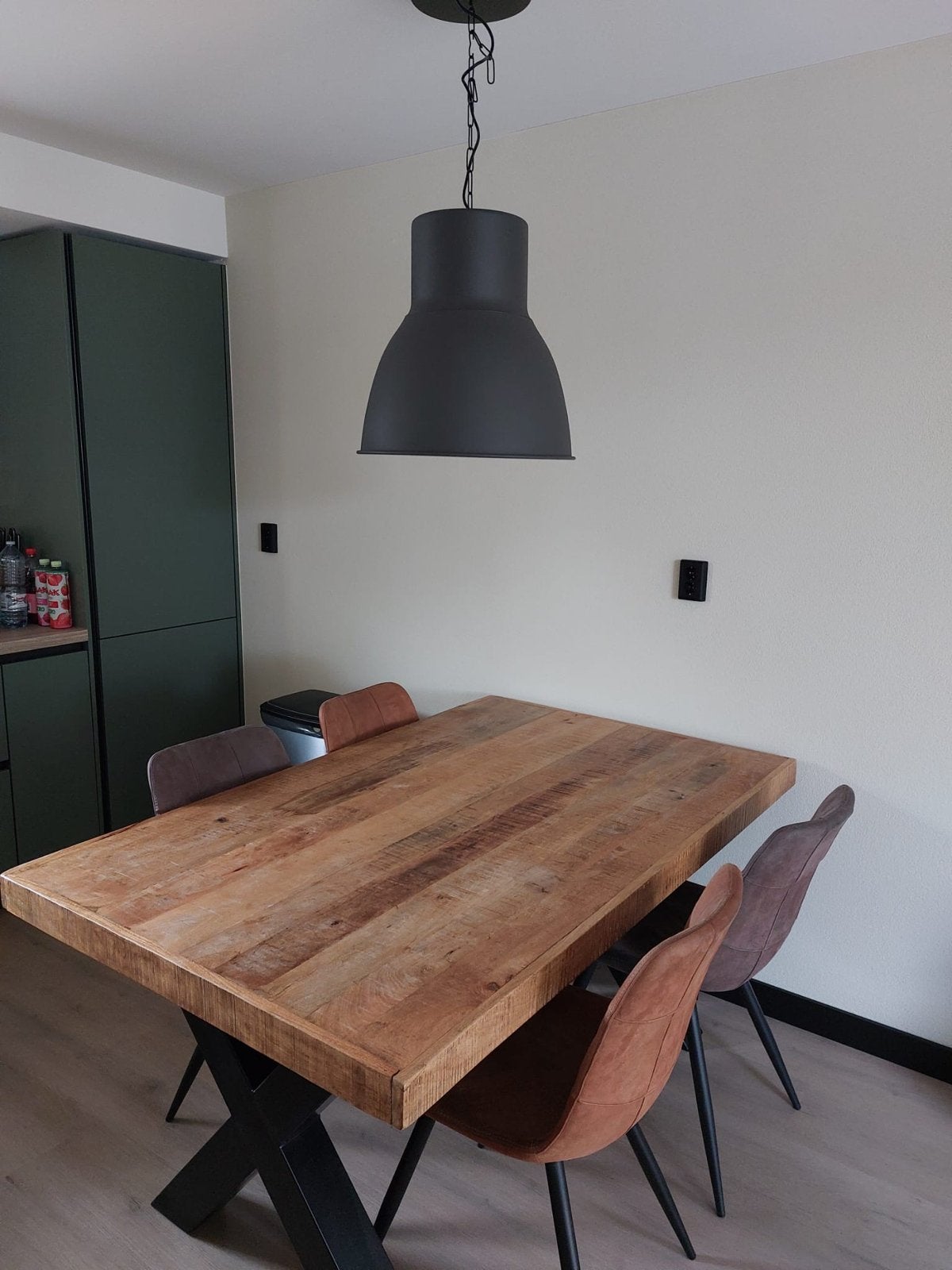 Moderne hanglamp - Donkergrijs industrieel design (ikea), Huis en Inrichting, Lampen | Hanglampen, Ophalen, Zo goed als nieuw
