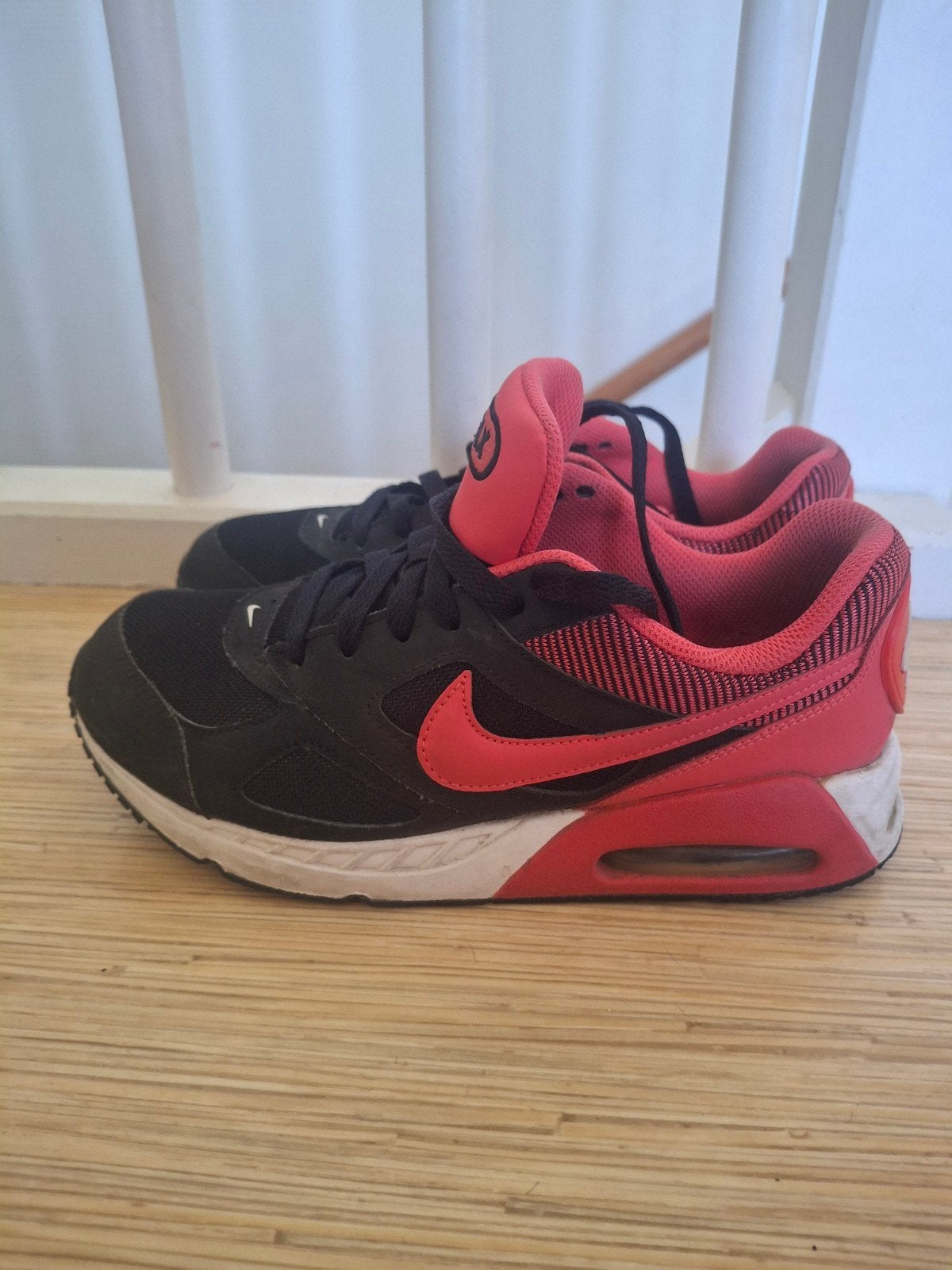 Nike Air Max Evo zwart roze(zalm) maat 38 goede staat, Verzenden, Zwart, Nike, Sneakers of Gympen