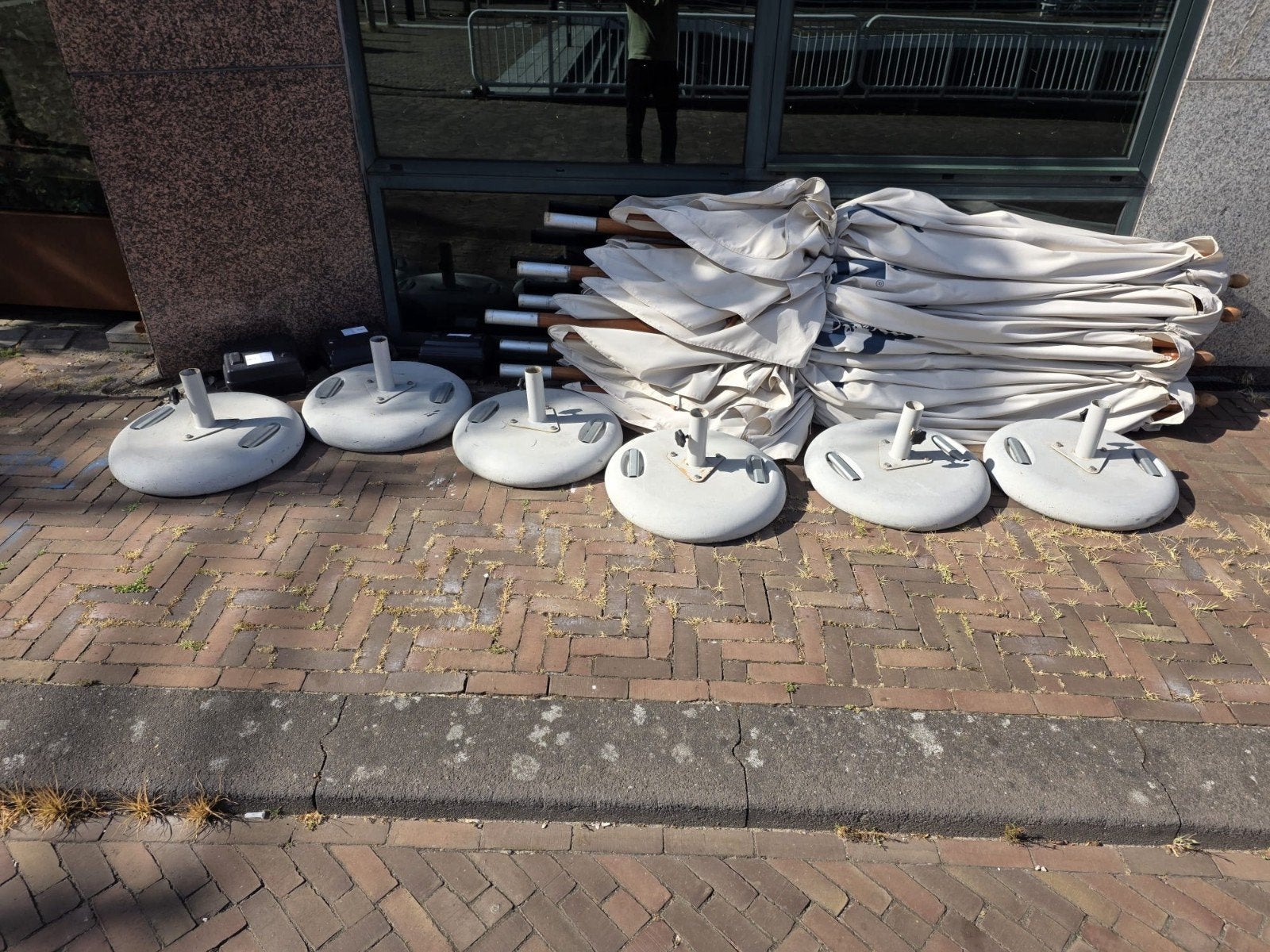 6 Spa parasols met voet - Voordelig af te halen, Ophalen, Gebruikt, 2 tot 3 meter, Stokparasol