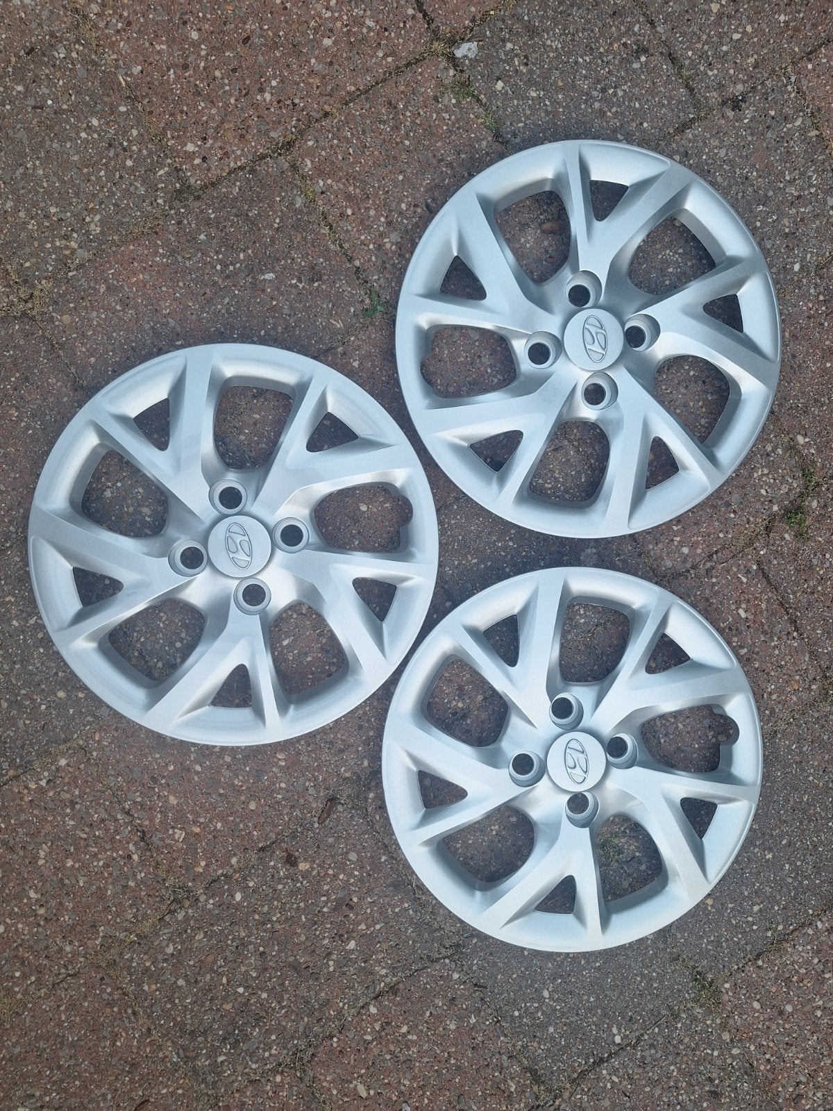 3x Hyundai wieldoppen 15 inch, Ophalen of Verzenden, Zo goed als nieuw