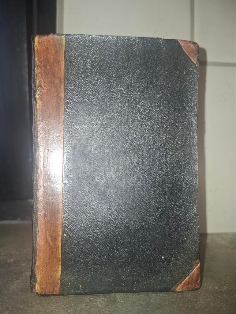 3 kleine decoratie boeken op elkaar gestapeld, Huis en Inrichting, Woonaccessoires | Overige, Ophalen of Verzenden, Gebruikt, Overige materialen