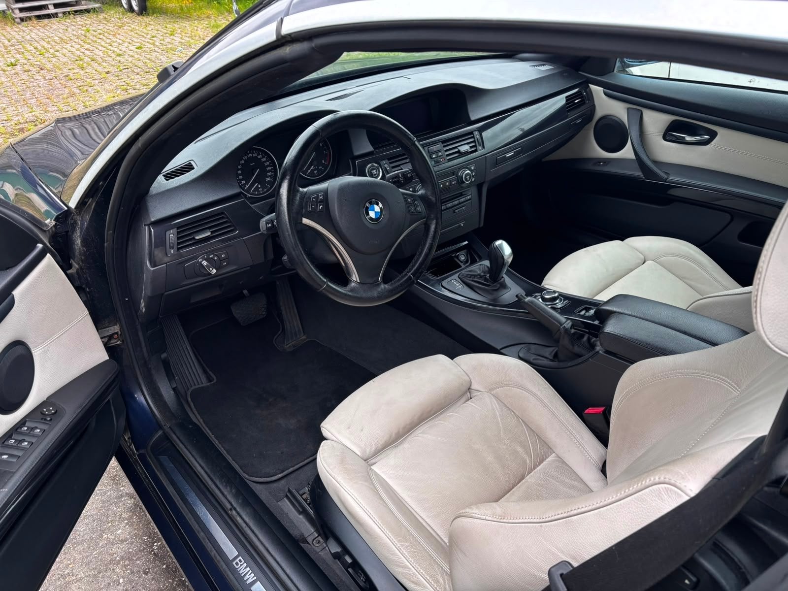 BMW 3-Serie 3.0 I 325 Cabrio AUT Blauw e93 motor defect, Auto's, Achterwielaandrijving, Cabriolet, 2996 cc, Origineel Nederlands