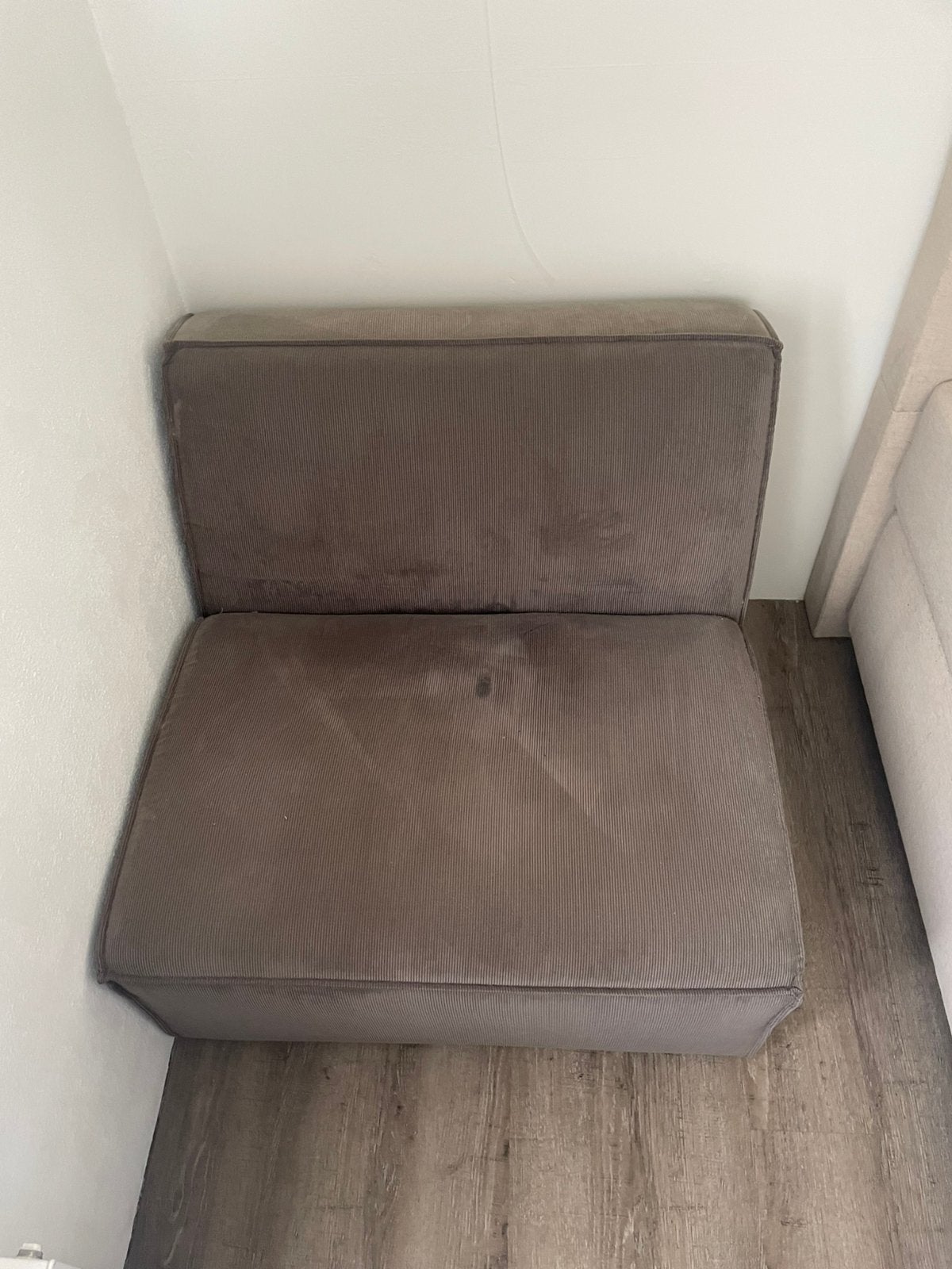 1,5 persoons zitbank + hocker van Zuiver, Ophalen of Verzenden, Gebruikt, 75 tot 100 cm, Minder dan 150 cm