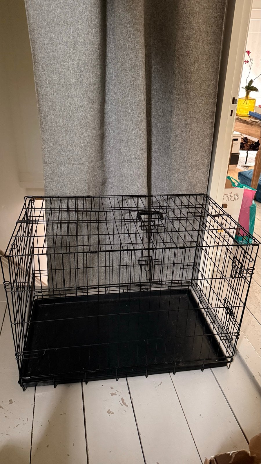 Opklapbare zwarte honden bench, Ophalen, Zo goed als nieuw