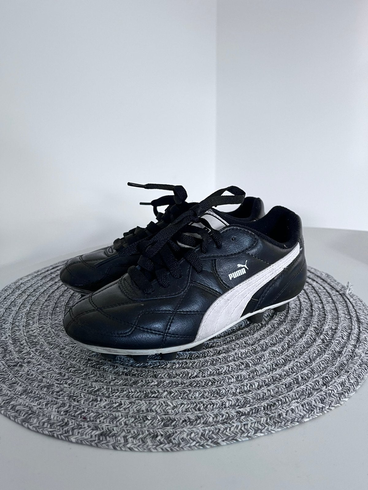 Puma jongens/meisjes voetbalschoenen maat 34 met noppen, Gebruikt, Maat XS of kleiner, Schoenen, Ophalen of Verzenden