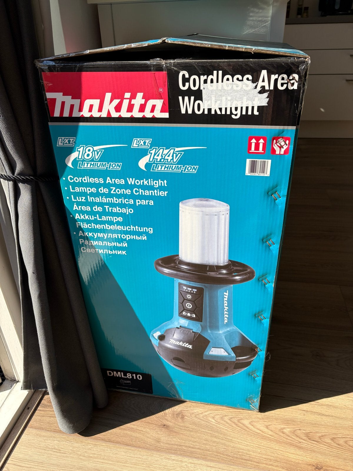 Makita DML810 Accu Bouwlamp - Nieuw in doos, Ophalen, Nieuw, Minder dan 50 watt, Lamp