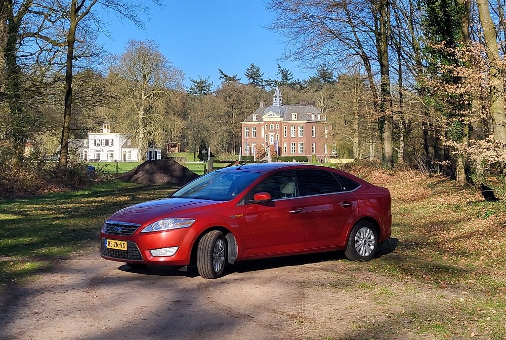 Ford Mondeo GHIA 2.0 16V 107KW 5D 2008 Rood, Auto's, Ford, 145 pk, Beige, 4 cilinders, Mondeo