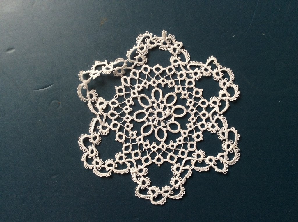 Handgemaakt frivolitée kleedje, Ophalen of Verzenden