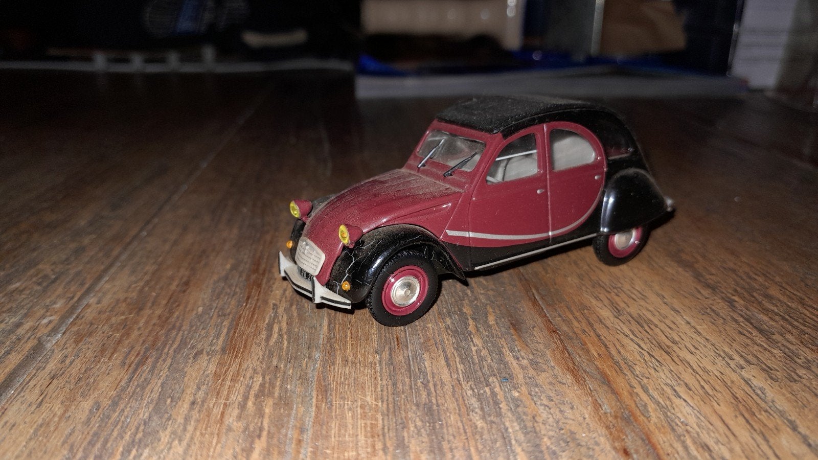 Citroën 2CV modelauto - Bordeauxrood/Zwart, Ophalen of Verzenden, Gebruikt