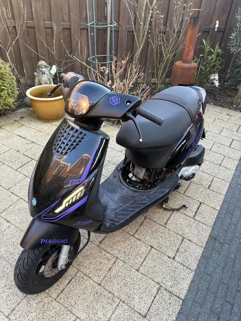 80cc 2v zip wok!, Fietsen en Brommers, Scooters | Piaggio, Zo goed als nieuw, Zip, Benzine, Ophalen