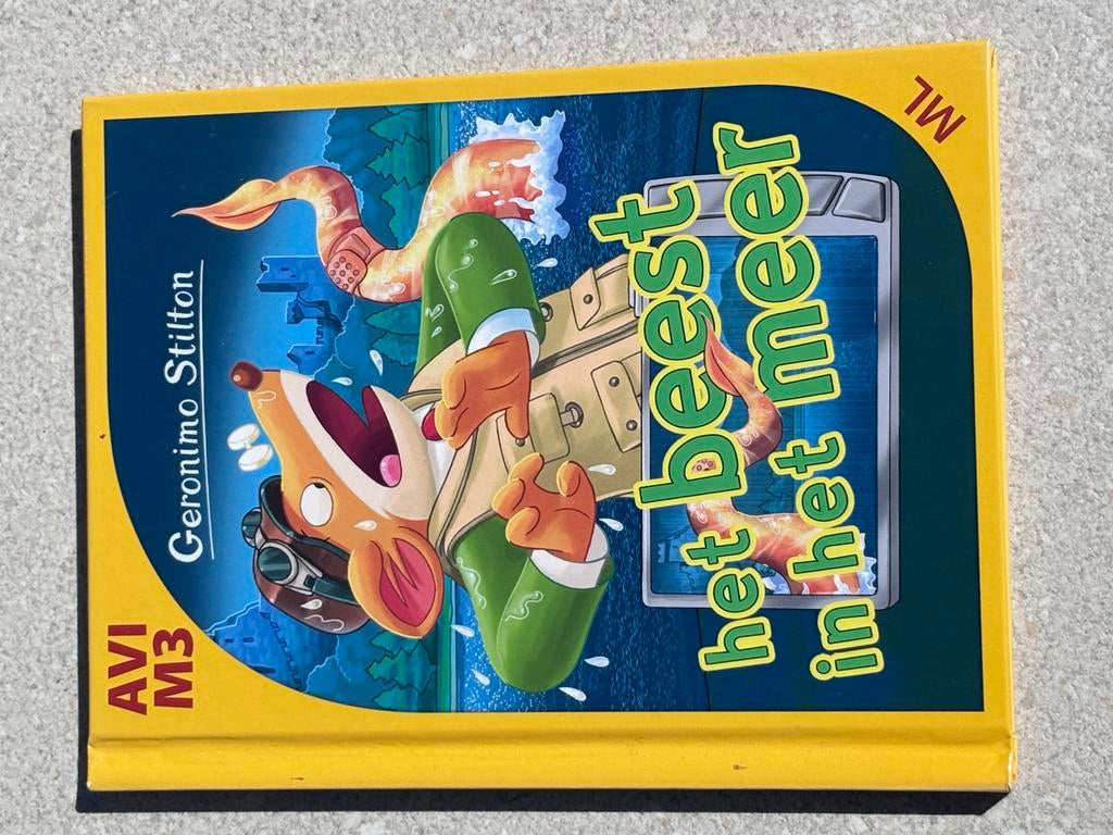 Geronimo Stilton: Het beest in het meer (AVI M3), Boeken, Ophalen of Verzenden, Zo goed als nieuw, Fictie algemeen