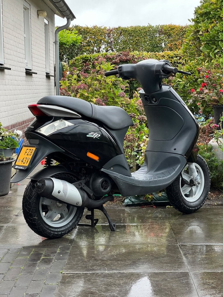 ⭐️Piaggio zip glans zwart Brom 11000 km leovince touring⭐️, Fietsen en Brommers, Niet ingevuld, Niet ingevuld, Niet ingevuld