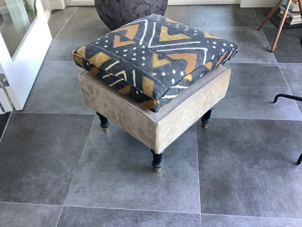 Nieuwe hocker/ poef, Ophalen, Nieuw, 50 tot 75 cm, Vierkant