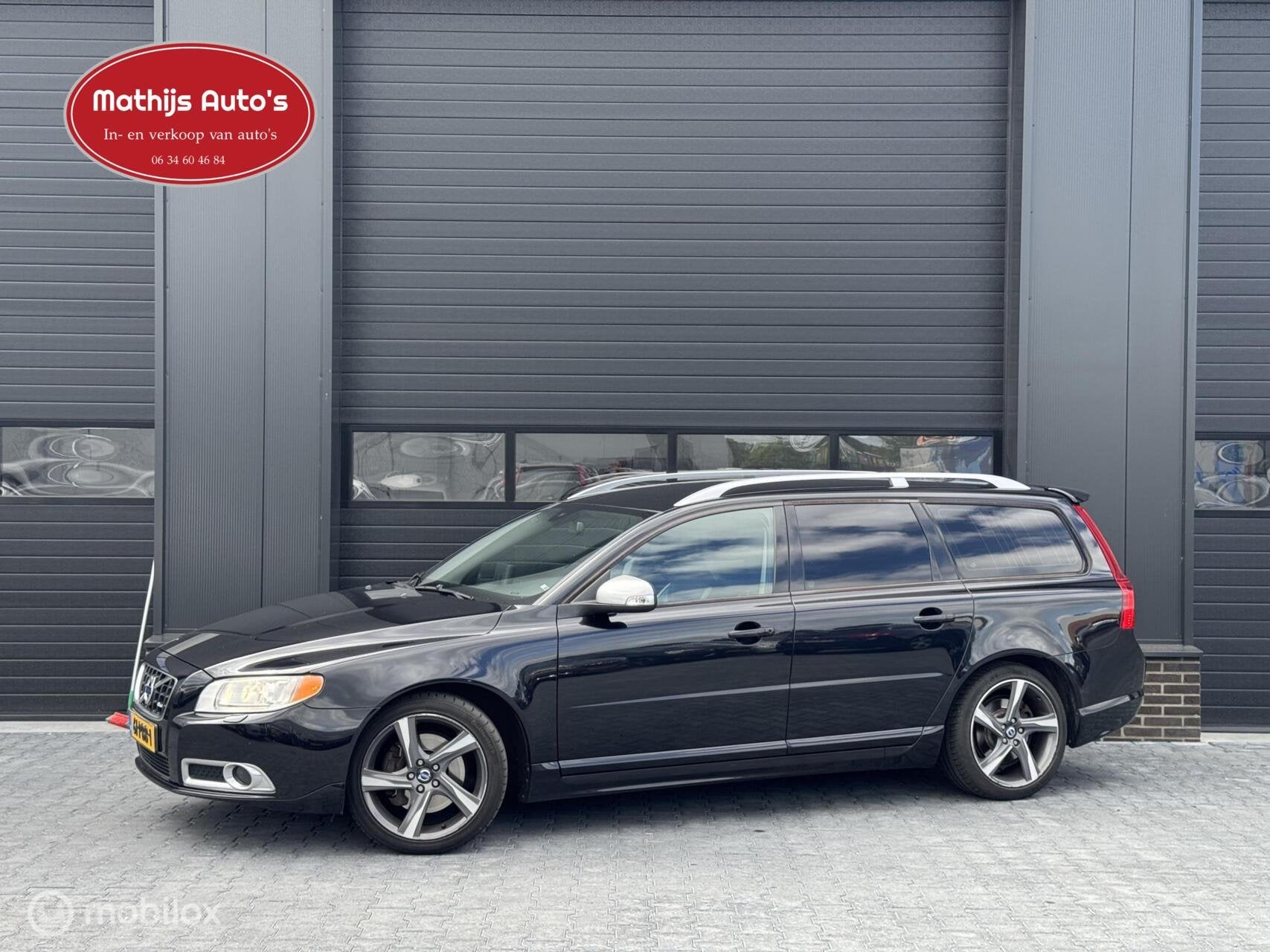 Volvo V70 2.0T R-Edition Automaat Nette auto! goed onderhoud, Euro 5, 1800 kg, 4 cilinders, Zwart