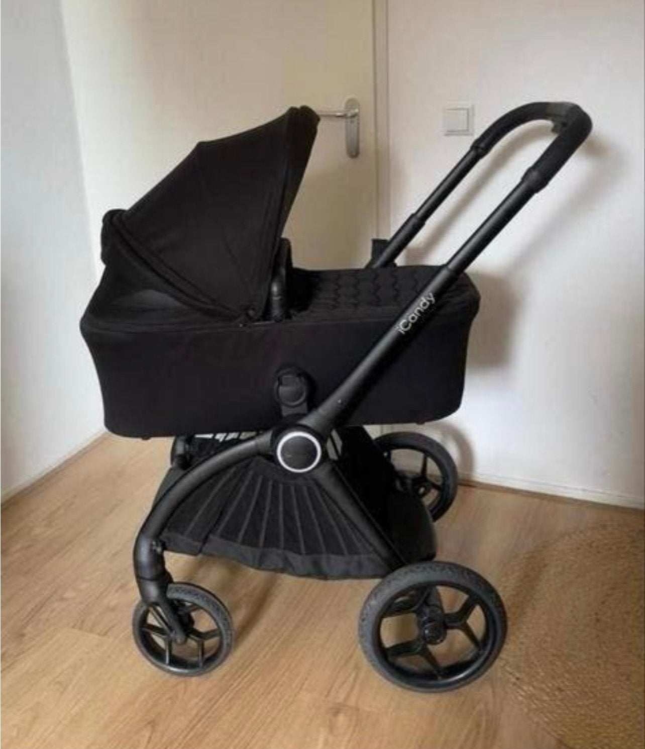 iCandy Core Black 2-in-1 Kinderwagen Complete Bundel, Zo goed als nieuw, Combiwagen, Met reiswieg, Ophalen