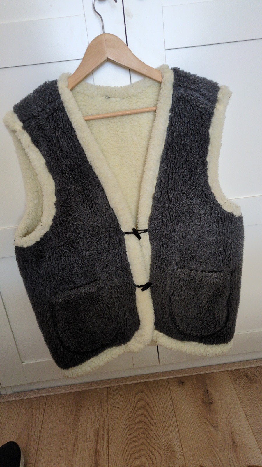 Comfortabel grijs/crème teddy gilet - Maat M, Ophalen of Verzenden, Zo goed als nieuw, Maat 38/40 (M), Grijs