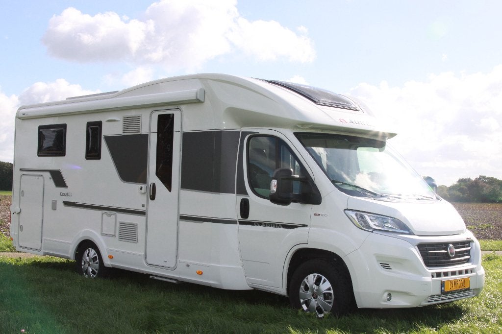 Adria Coral 670 SL Plus Enkele Bedden Lengtebedden Automaat, Caravans en Kamperen, Automaat, Ringverwarming, Afzuigkap, Fiat