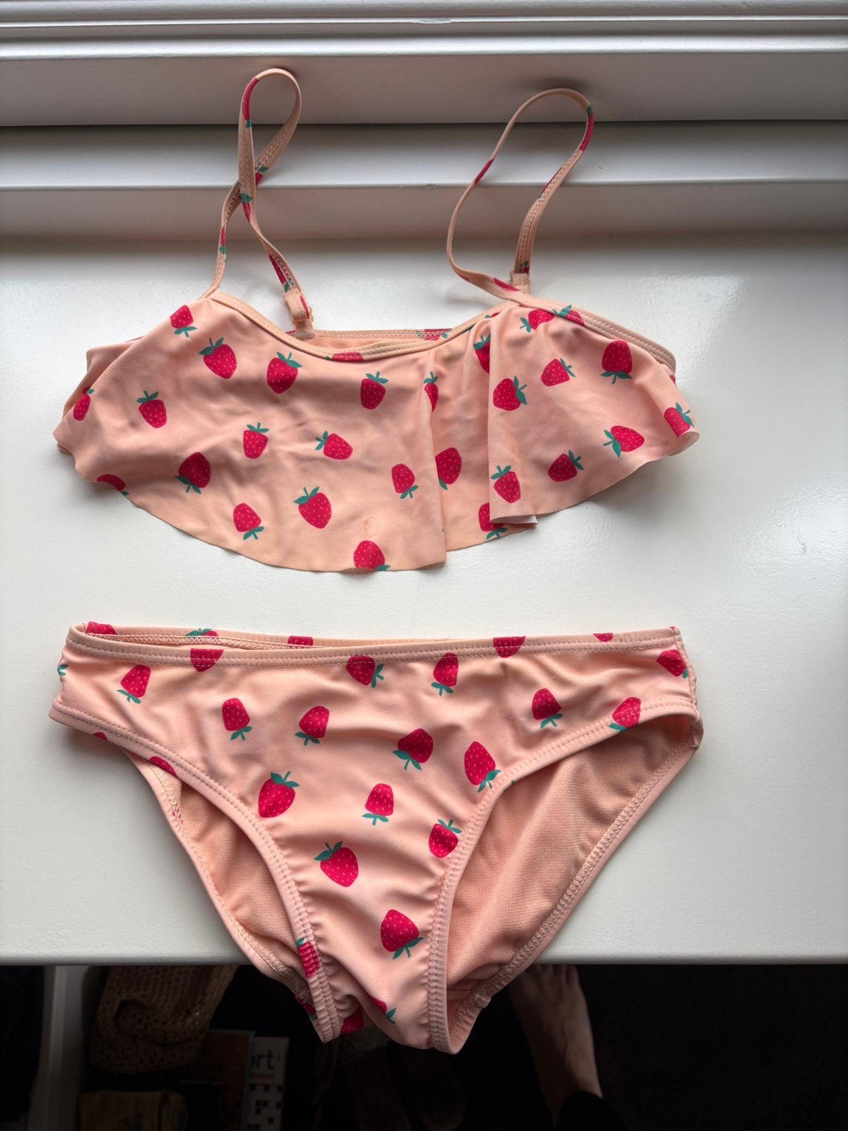Bikini zalmroze aardbeien Hema maat 146-152, Kinderen en Baby's, Kinderkleding | Kinder-zwemkleding, Bikiniset, Meisje, Ophalen of Verzenden