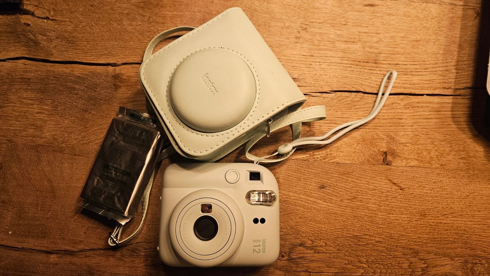 Instax Mini 12 camera incl tasje, Audio, Tv en Foto, Fotocamera's Analoog, Ophalen, Zo goed als nieuw, Polaroid, Fuji