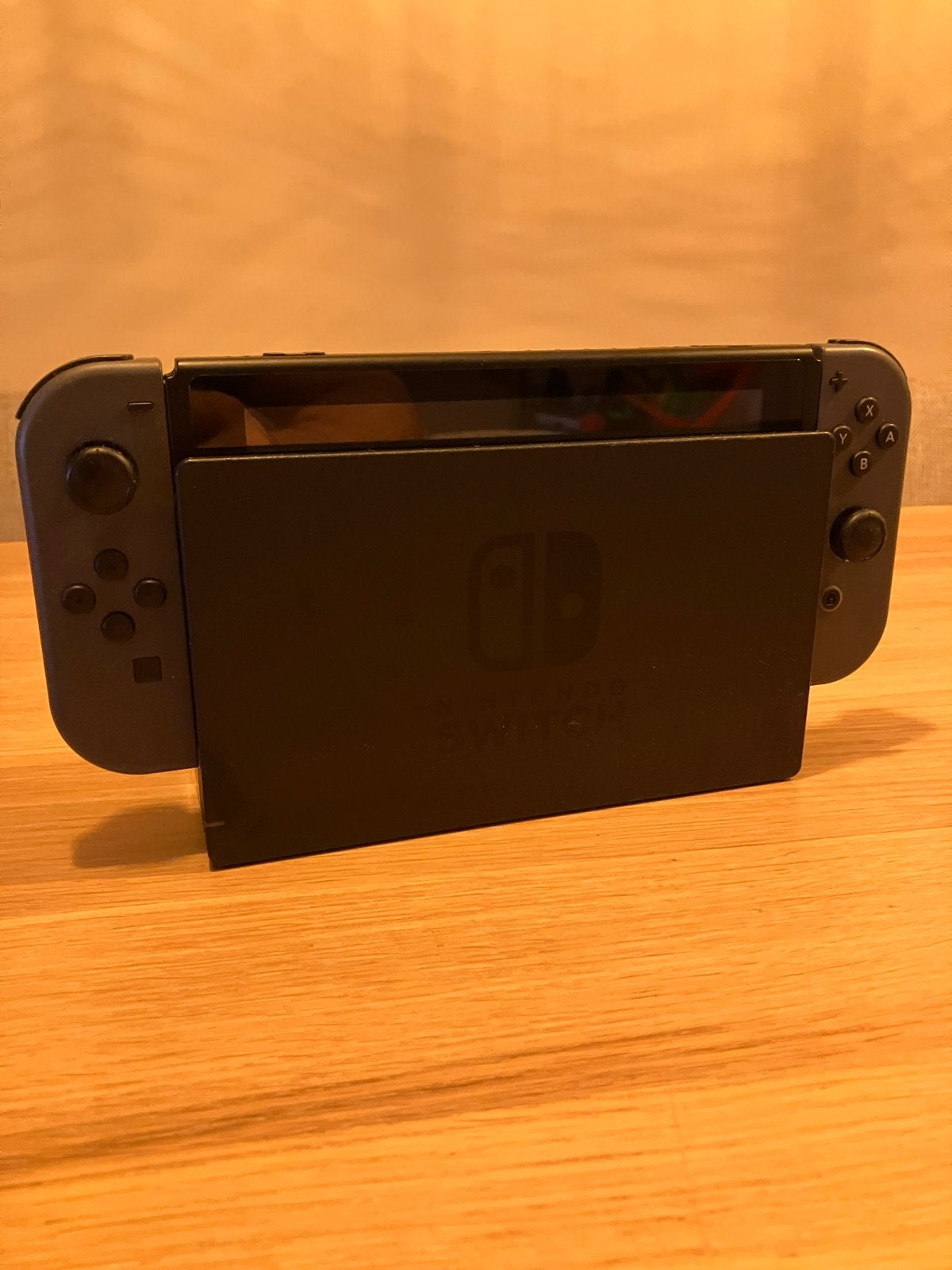 Nintendo Switch + 4 joycons + Hori Splitpad Pikachu + dock, Ophalen of Verzenden, Zo goed als nieuw, Met 3 controllers of meer