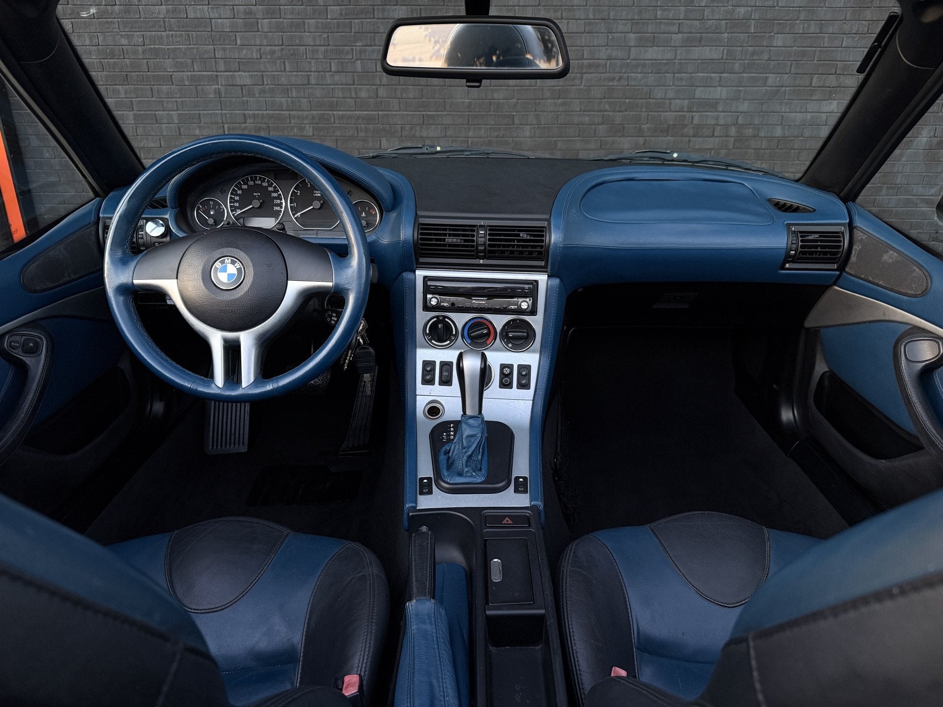 BMW Z3 Roadster 3.0i Aut. Sport Line l NL-geleverd l Individ, Auto's, Oldtimers, Automaat, Cabriolet, Blauw, Bedrijf