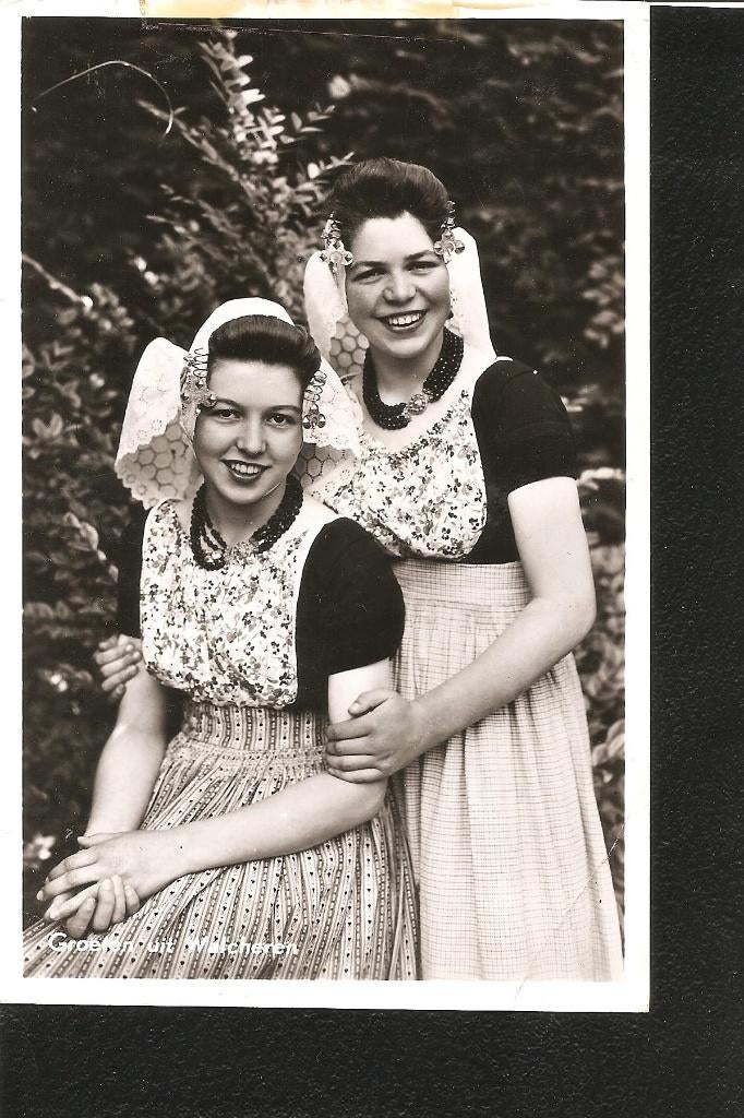 Walcheren, groeten uit, Klederdracht, Ophalen of Verzenden, 1940 tot 1960, Gelopen, Zeeland