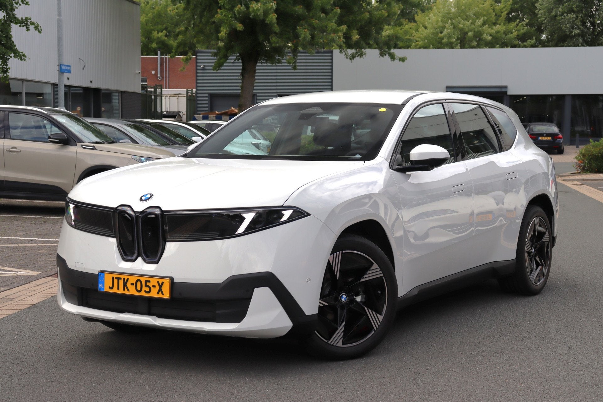 BMW iX3 50 xDrive / Trekhaak / Stoelverwarming / Ambiance ve, Auto's, BMW, Gebruikt, Zwart, 2260 kg, Wit
