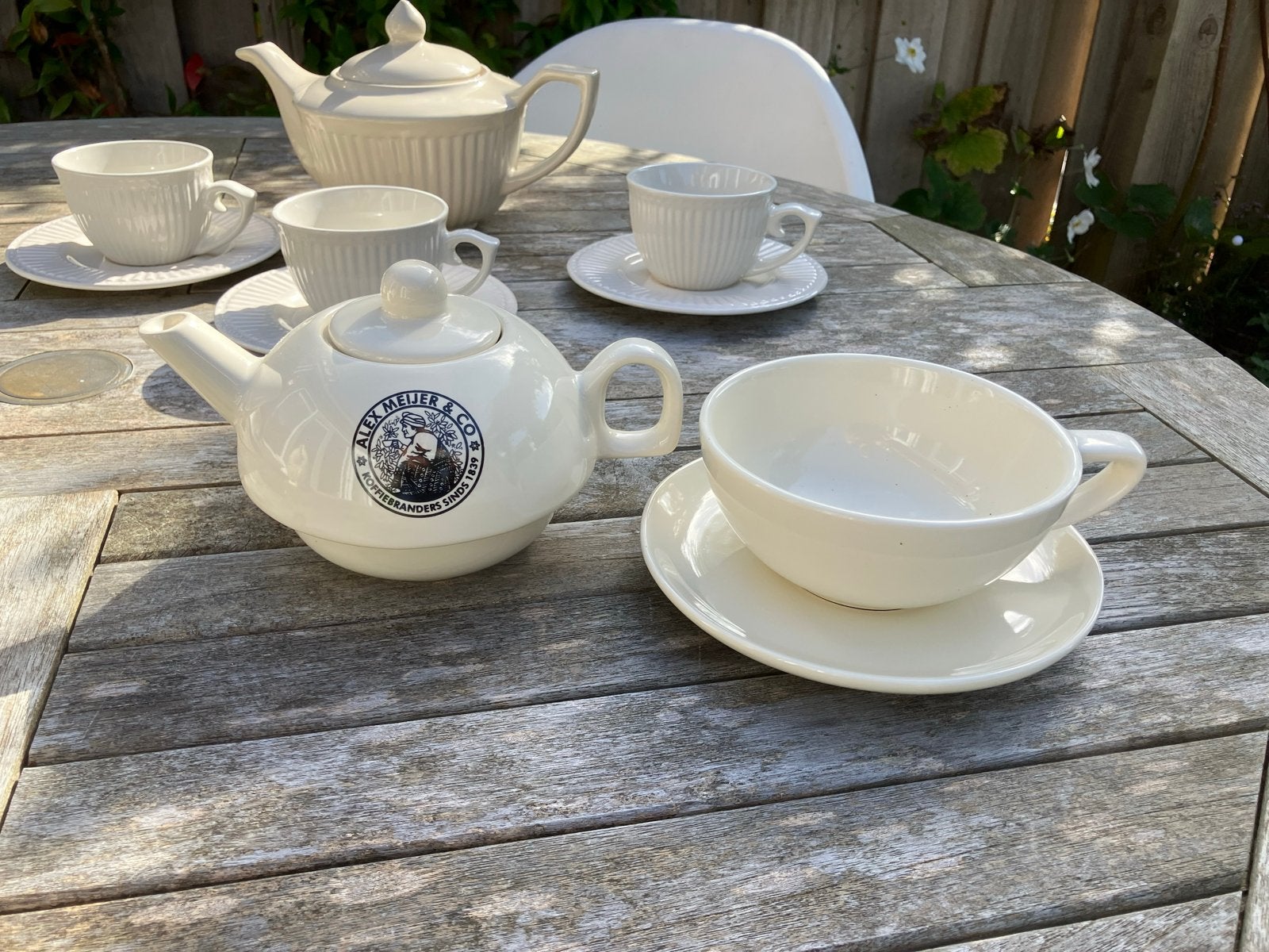 Diverse theeservies: theepotten, kopjes en schotels, Gebruikt, Overige merken, Keramiek, Vintage