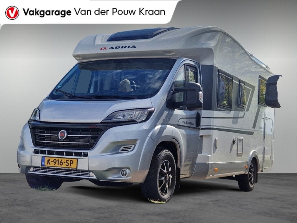 Adria Coral 600 SL Automaat High Power 160PK / Lengte bedden, Caravans en Kamperen, Automaat, Afzuigkap, Ringverwarming, Bedrijf
