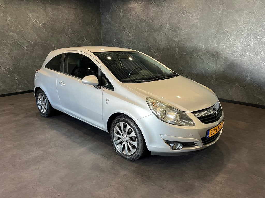 Opel Corsa 1.2-16V '111' Edition AIRCO CRUISE APK NIEUW, Voorwielaandrijving, Euro 5, 1229 cc, Origineel Nederlands