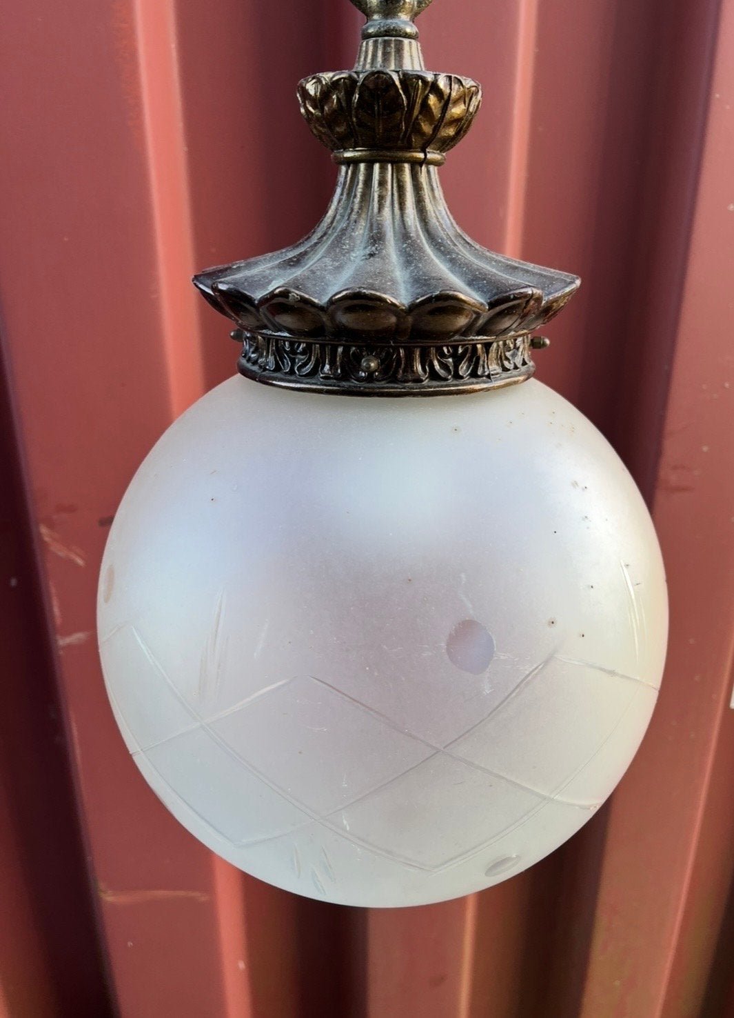 Vintage Hanglamp met Melkglas Bol en Messing Details, Ophalen, Gebruikt, Glas, E27 (groot)
