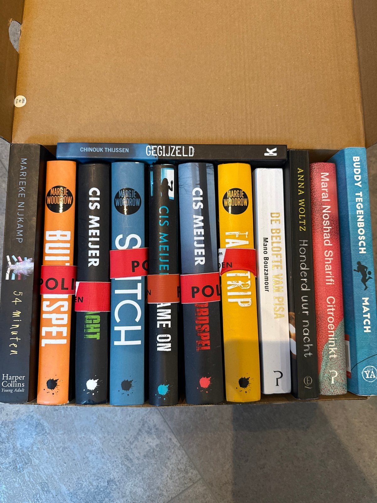 Boekenpakket Young Adult/ jeugdtrillers : 12 diverse titels, Ophalen of Verzenden, Gelezen, Nederland
