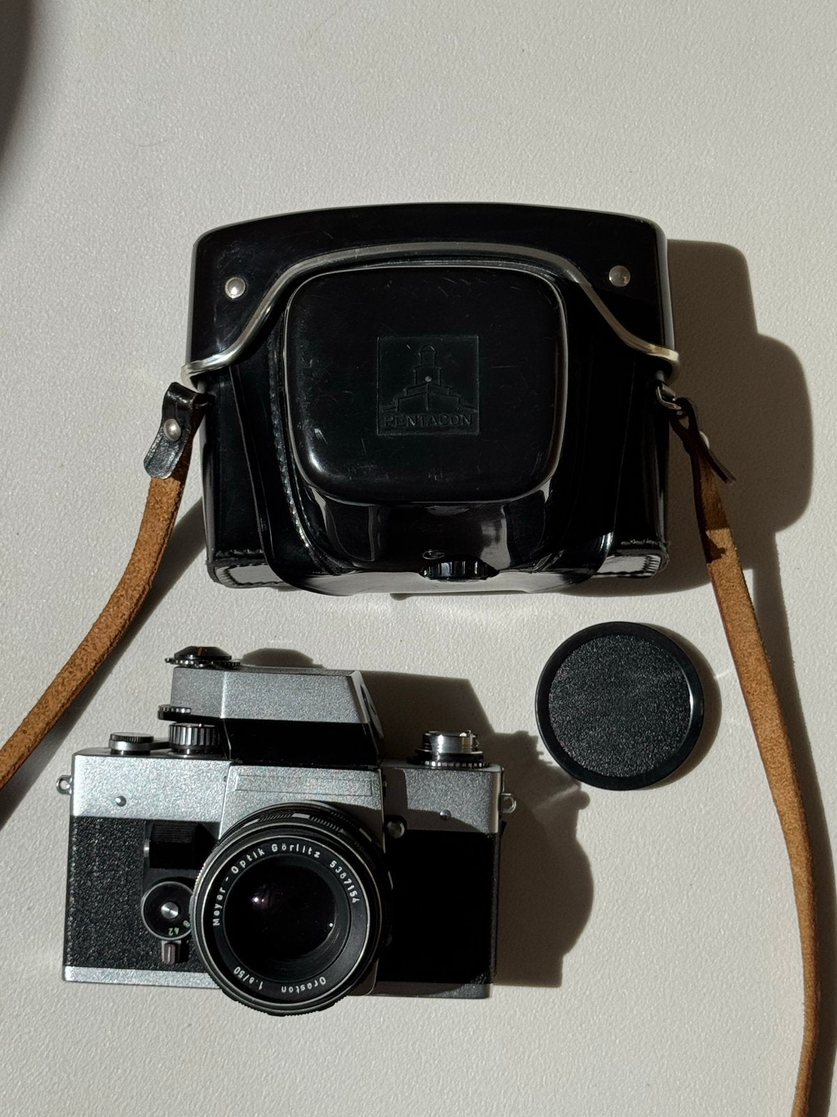 Praktica Nova ‘No-Name’ + Meyer-Optik Oreston 50mm f/1.8, Ophalen of Verzenden, Gebruikt, Spiegelreflex, Overige Merken