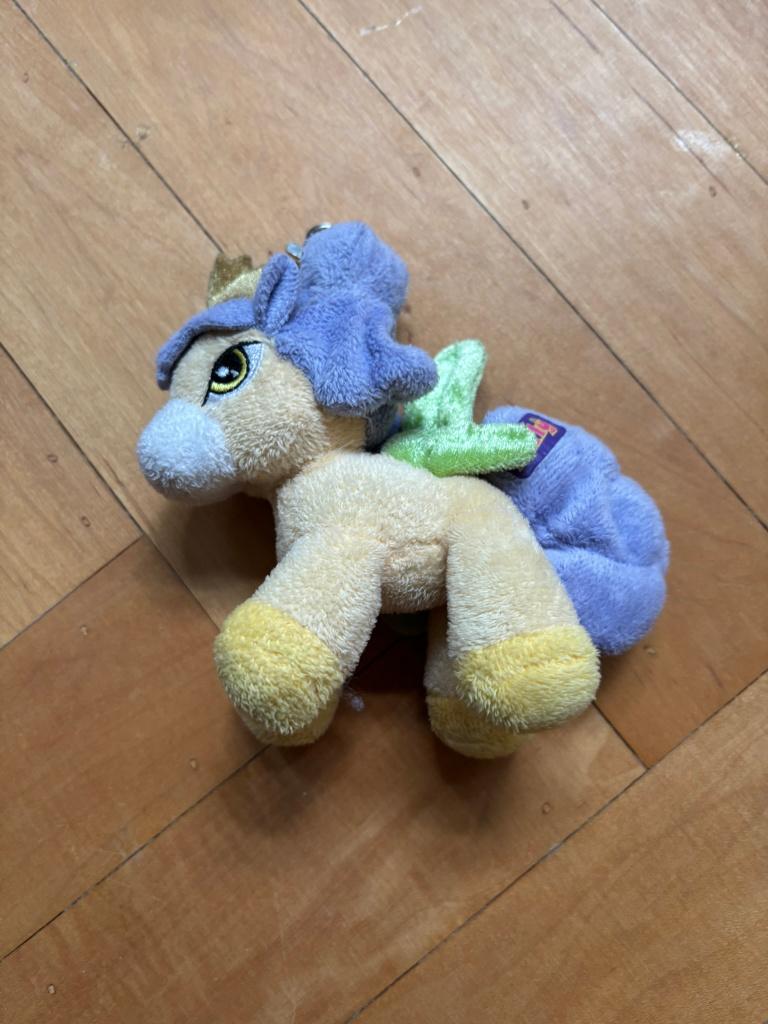 Filly knuffel paardje geel met paarse haren prima 2de ronde!, Ophalen of Verzenden, Zo goed als nieuw