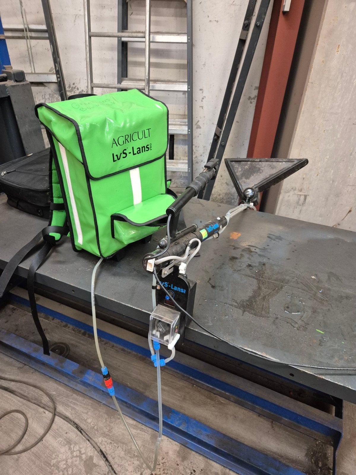 Agricut LvS-Lans rugspuit voor gewasbescherming, Ophalen