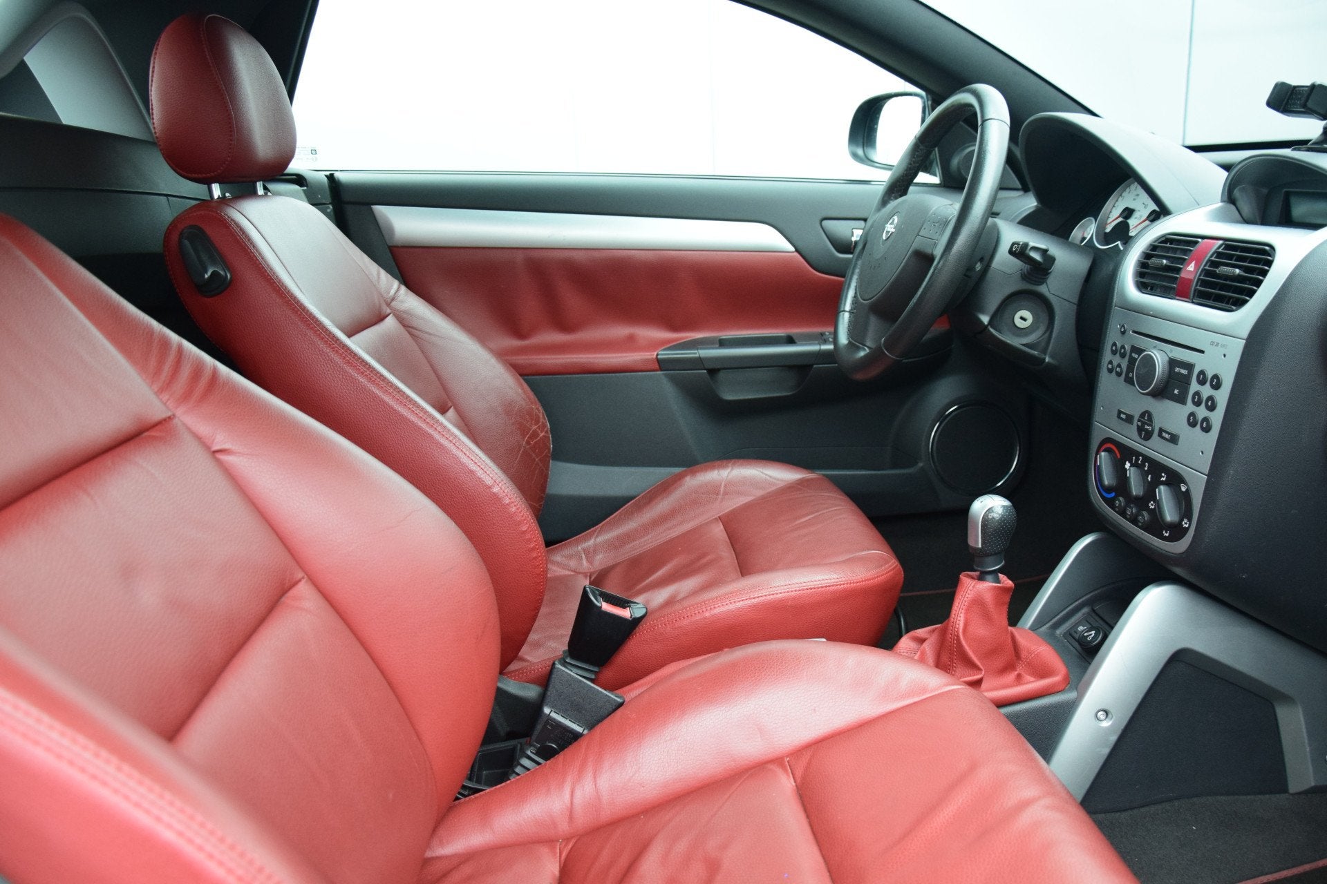 Opel Tigra TwinTop 1.8-16V Temptation Leer/Stoelverwarming T, Zwart, 4 cilinders, 1796 cc, Zwart