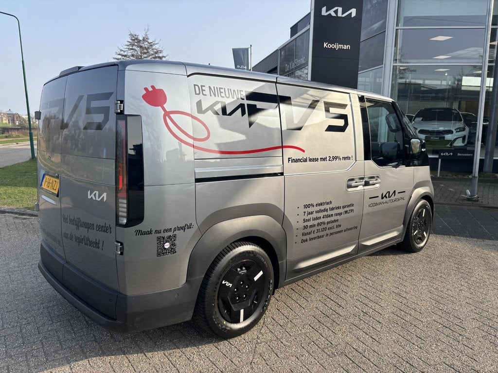 Kia PV5 L2H1 Elite 71.2 kWh Nu Beschikbaar voor Proefrit en, Auto's, Bestelauto's, 750 kg, Leder en Stof, 163 pk, Origineel Nederlands