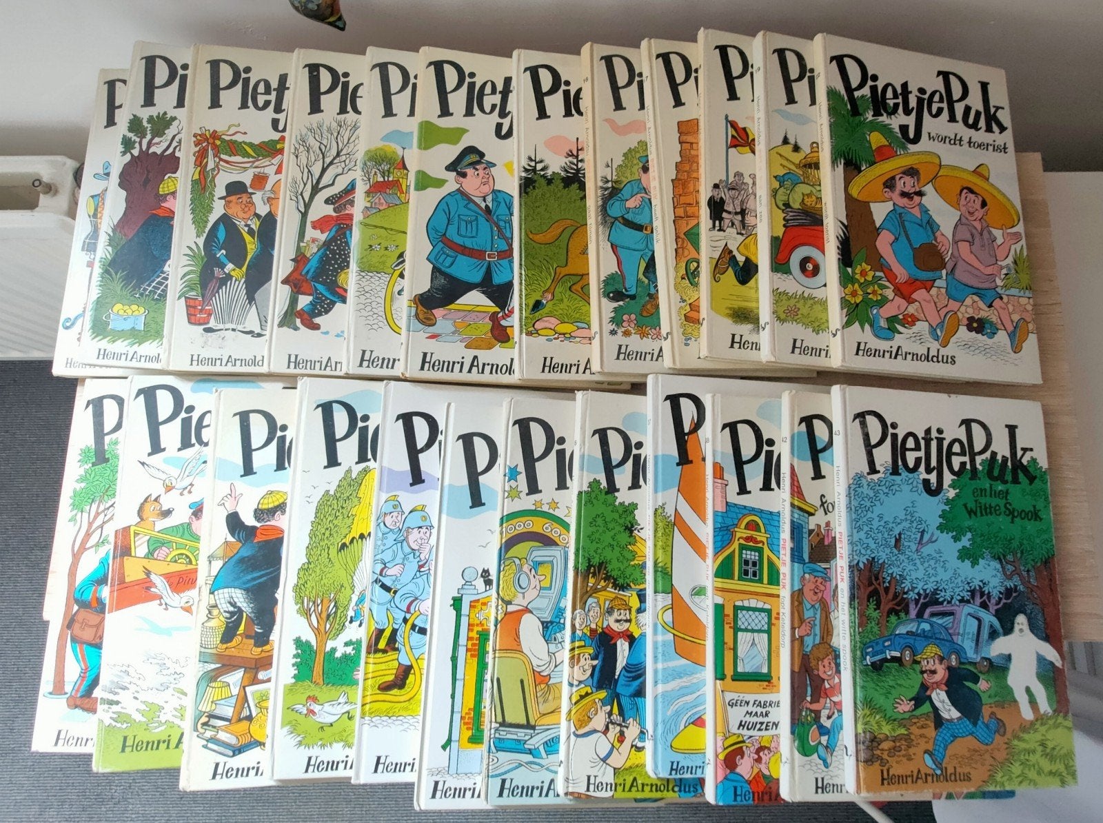 24 stuks Pietje Puk boeken - Grote collectie van Henri Arnol, Ophalen of Verzenden, Gelezen, Henri Arnoldus, Fictie algemeen