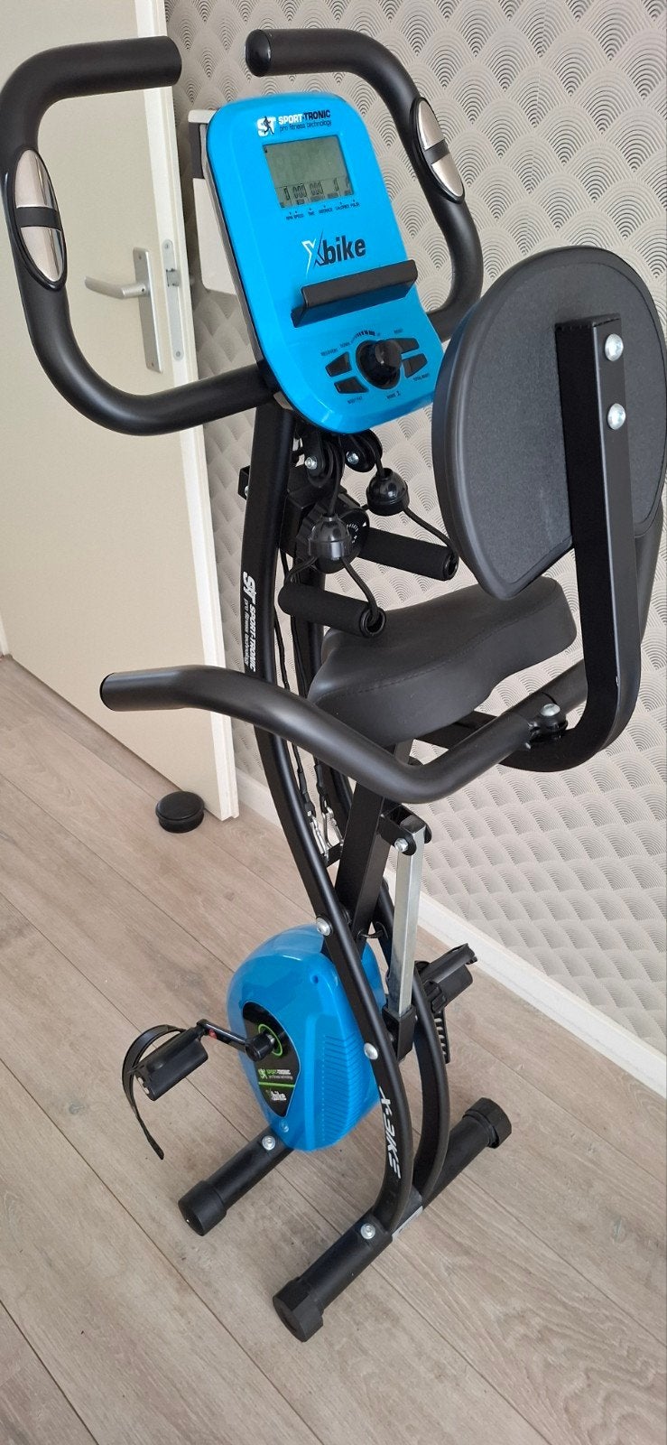 Sport-Tronic X-Bike Hometrainer - Opvouwbaar & Compact, Sport en Fitness, Ophalen, Rug, Aluminium, Zo goed als nieuw