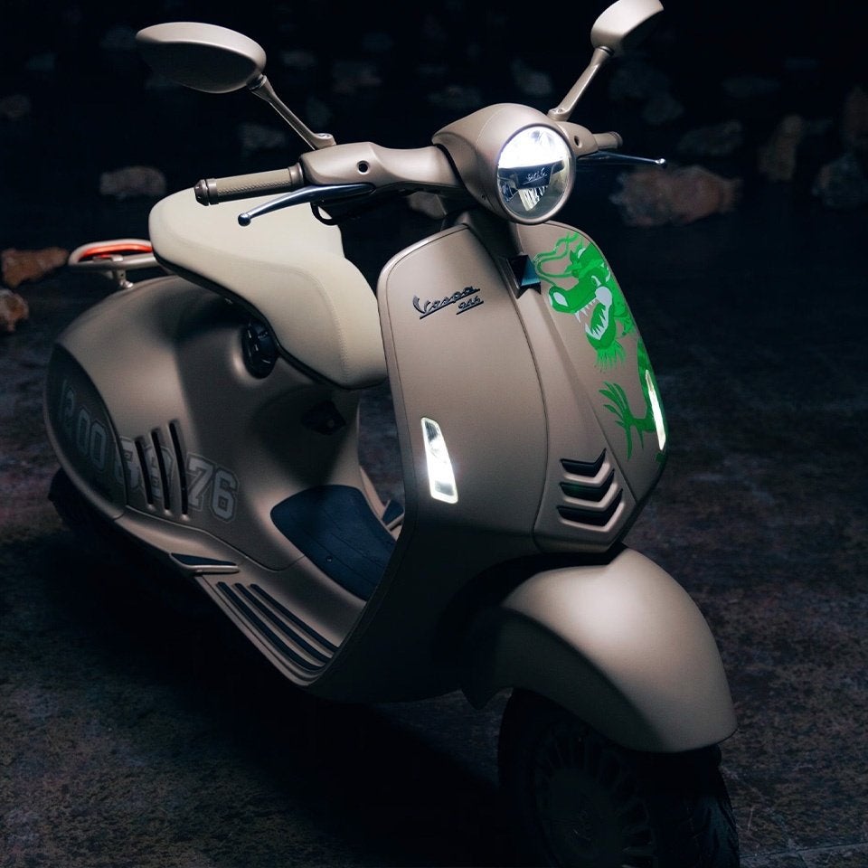 VESPA 946 DRAGON 2026 -09 NIEUW IN DOOS , nieuwprijs €12300, Ophalen, Overige modellen, Nieuw, 125 cc