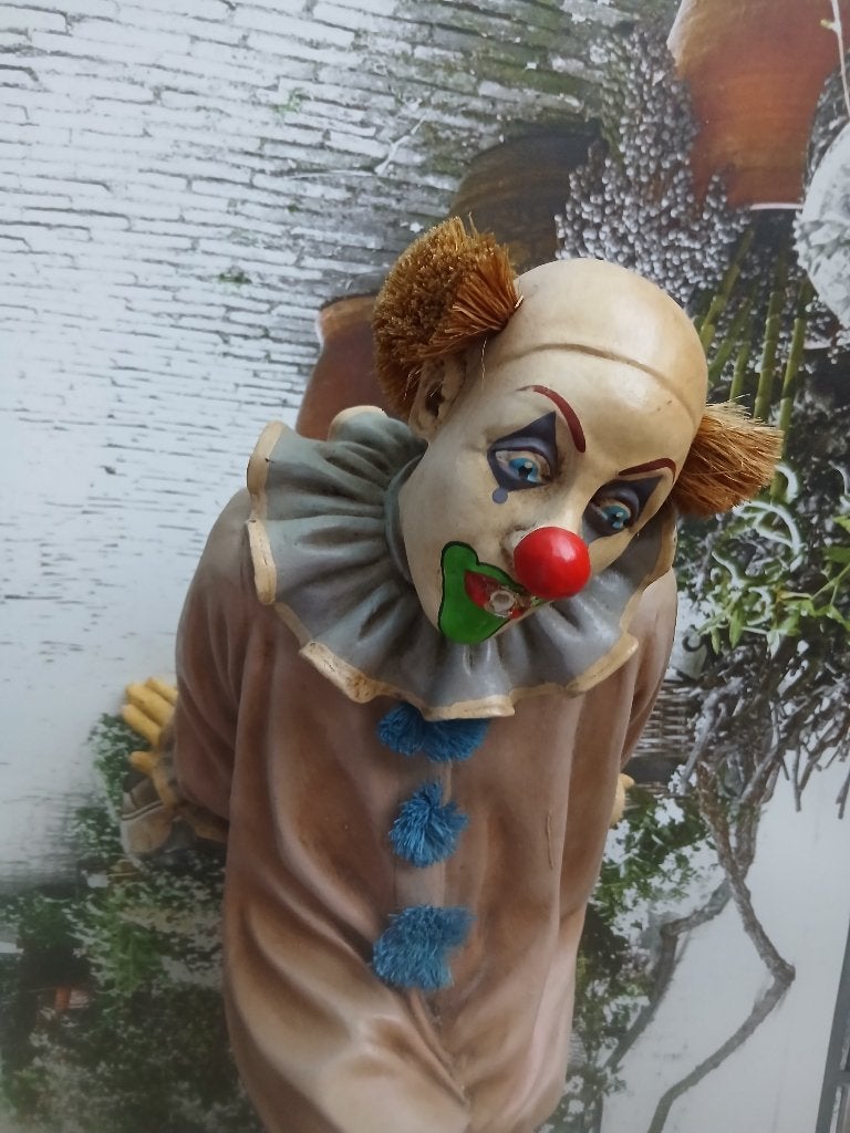 Jun Asilo Clown Beeld 1997 - Zittend met gekruiste benen, Verzamelen, Beelden en Beeldjes, Ophalen, Zo goed als nieuw, Mens
