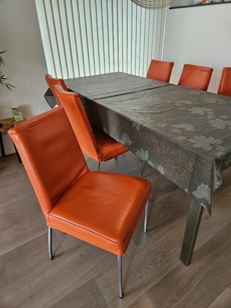 oranje leren eetkamerstoelen (bijna gratis), Huis en Inrichting, Ophalen, Gebruikt, Overige kleuren, Leer