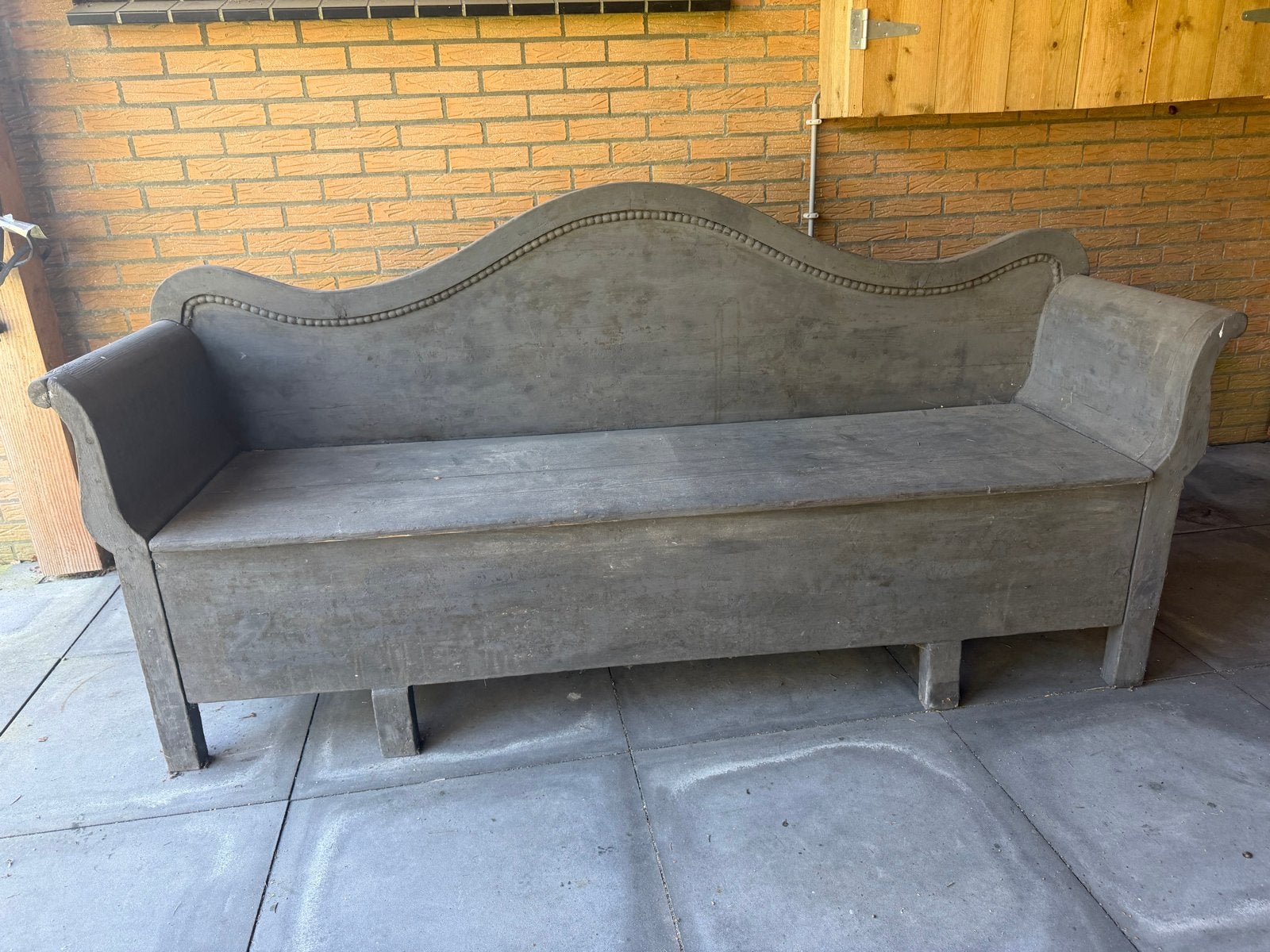 Robuuste klepbank met opbergruimte, Ophalen