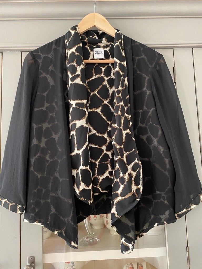 Jasje vest Zwart panter Vero Moda maat M zgan, Maat 38/40 (M), Vero Moda, Zwart, Ophalen of Verzenden