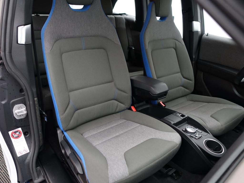BMW i3 Basis Comfort 22 kWh- Harman Kardon, Groot Navigatie,, Auto's, Automaat, Gebruikt, Met garantie (alle), 4 stoelen