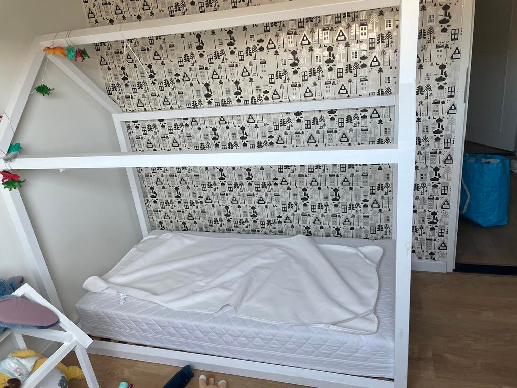 Huisbed van petit amelie, Ophalen, 70 tot 85 cm, 140 tot 160 cm, Zo goed als nieuw