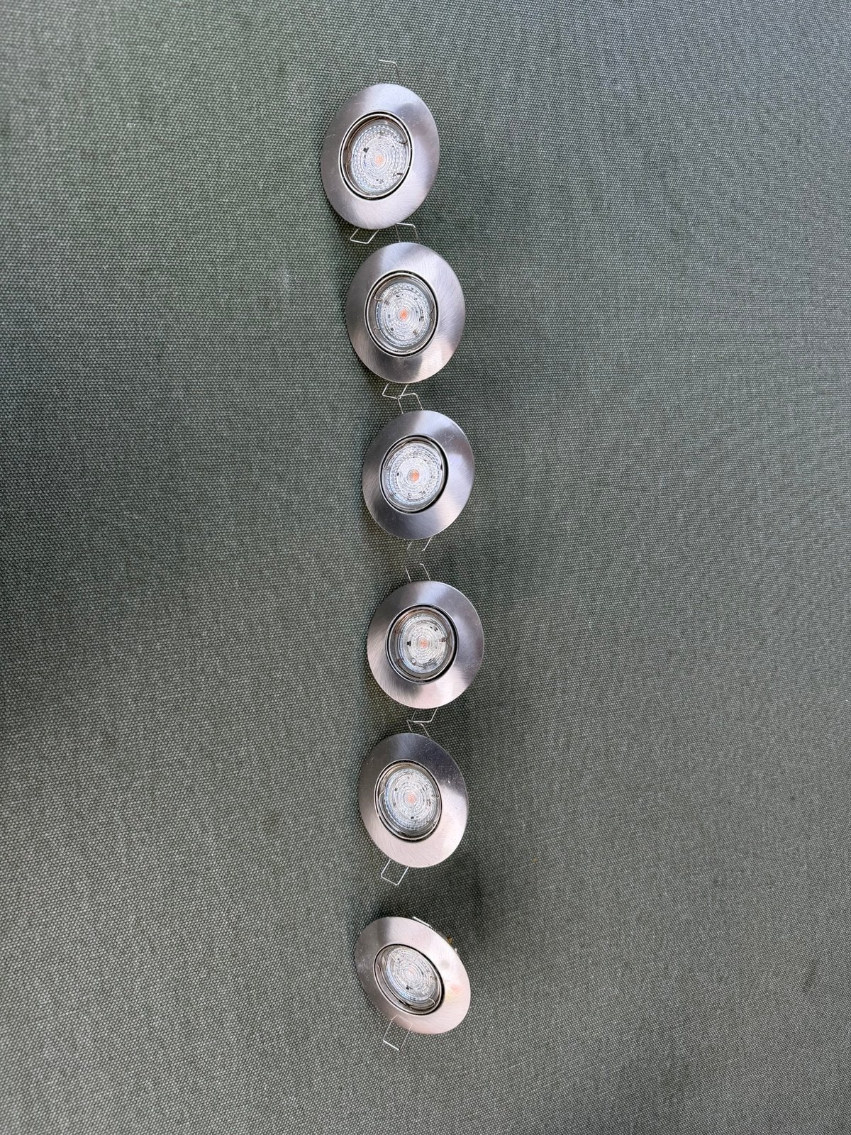 RVS Inbouwspots 6 stuks incl. halogeenlampjes van 50 Watt, Ophalen, Halogeen, Gebruikt, Inclusief bevestigingsmateriaal