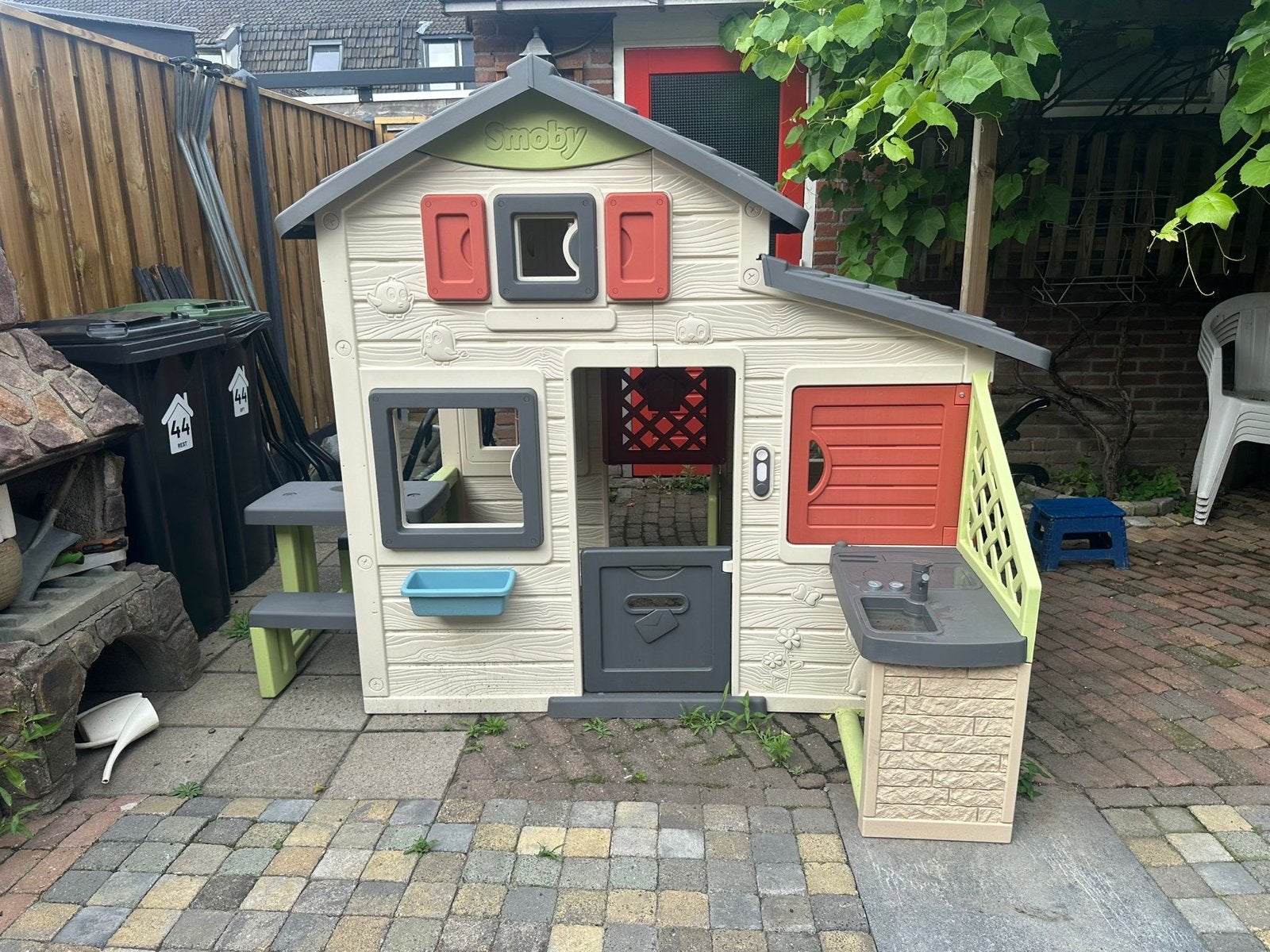 Smoby Speelhuisje met Keuken en Picknicktafel, Ophalen of Verzenden, Nieuw, Kunststof