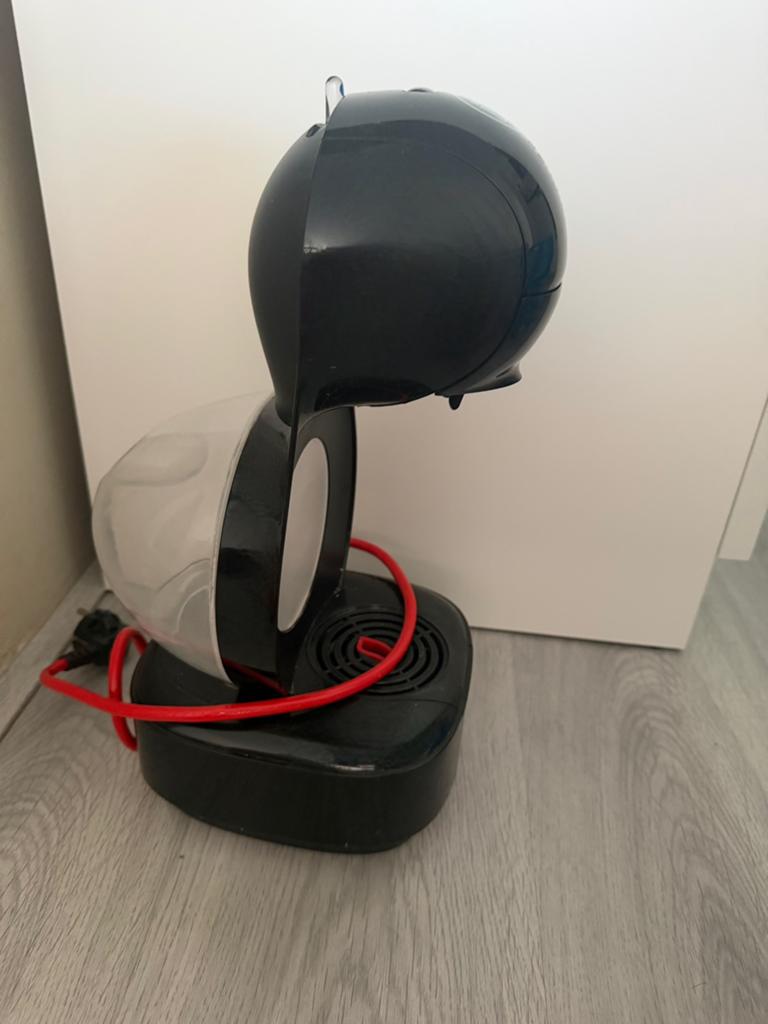 Dolce Gusto koffiezetapparaat (waterreservoir defect), Witgoed en Apparatuur, Koffiezetapparaten, Ophalen, Gebruikt, Koffiemachine